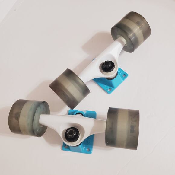 Kryptonics Skateboard Trucks White Blue and  Clear Grey Wheels - Picture 1 of 10